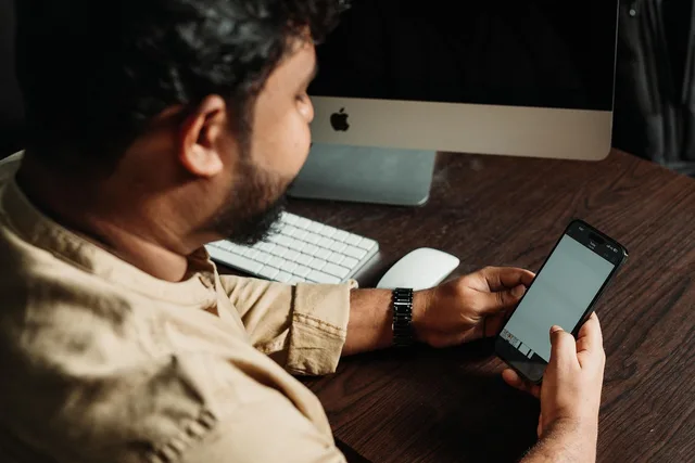 man, smartphone, social media, seo, digital marketing, internet, mobile, networking, web, app. What actually counts as enterprise SEO best practice for a business team?
